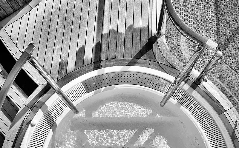 Jacuzzi_michael bamford_open 27.11.17.jpg -    Jacuzzi comp 27/11/17                            